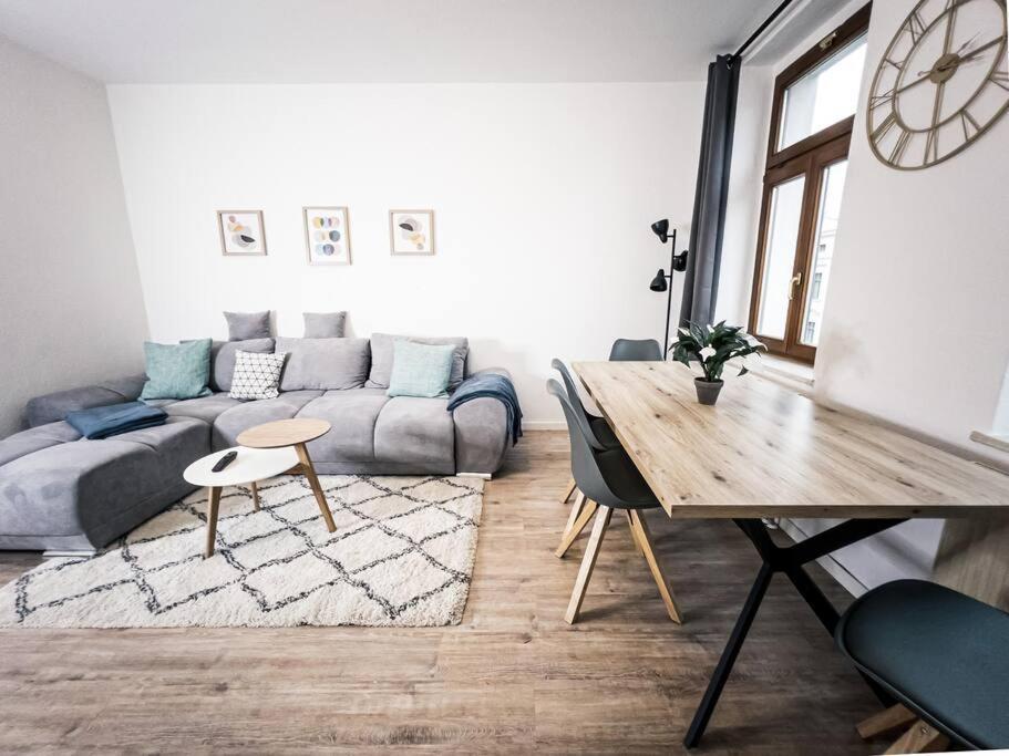 Apartment ⋙ Stilvolle Mit 2 Schlafzimmern&balkon ⋘ *