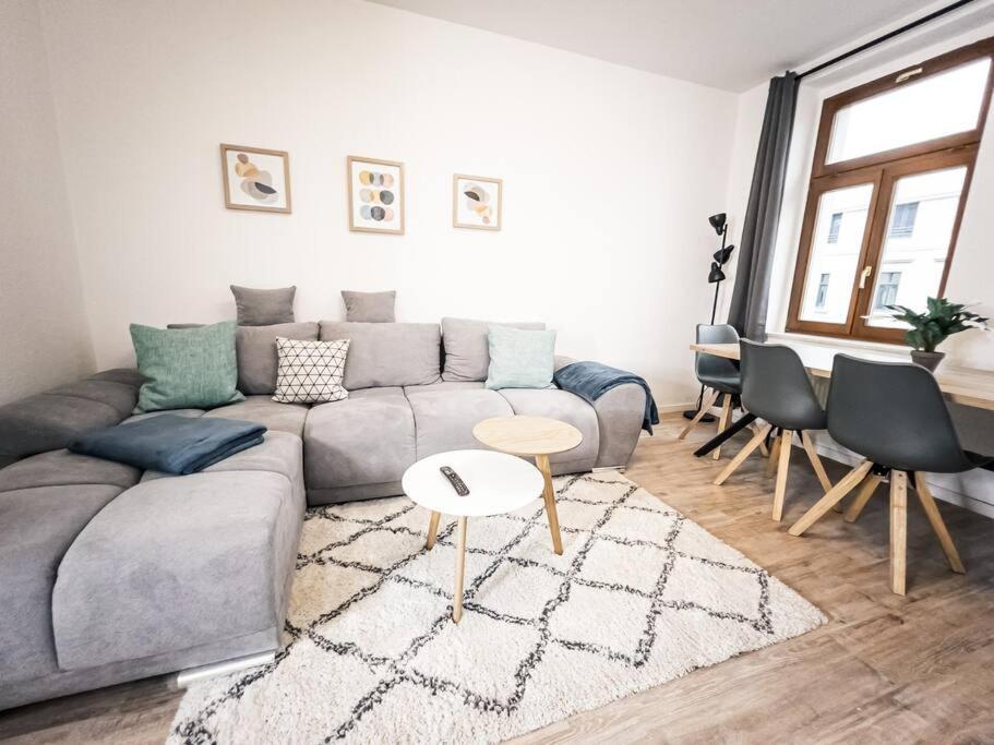 ⋙ Stilvolle Mit 2 Schlafzimmern&balkon ⋘ * Leipzig