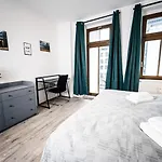 ⋙ Stilvolle Wohnung Mit 2 Schlafzimmern & Balkon ⋘