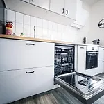 ⋙ Stilvolle Wohnung Mit 2 Schlafzimmern & Balkon ⋘