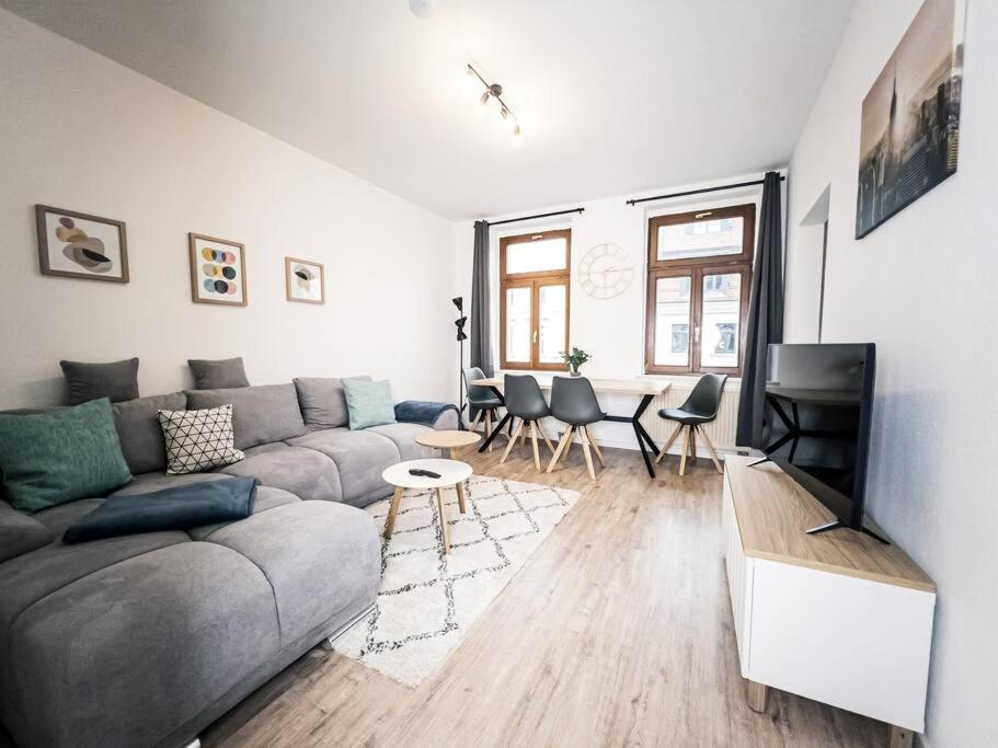 ⋙ Stilvolle Mit 2 Schlafzimmern & Balkon ⋘ *